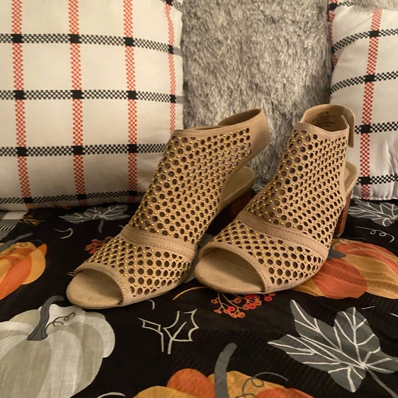 Kim Rogers - Picture 2 of 3